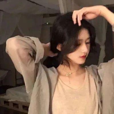 隔壁墓园的男孩